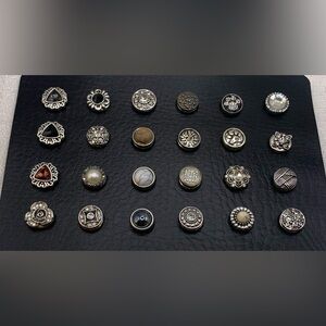 💗24 NEUTRALS - Set of 24 - PETITE 12mm/13mm - Snap Button Charms on Display Card